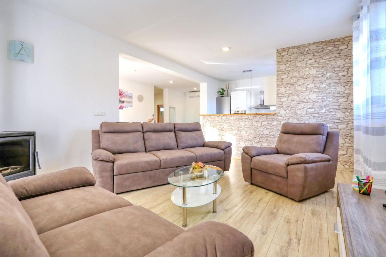 Holidayhouse Alirio With Heated Pool. Vrsi Εξωτερικό φωτογραφία