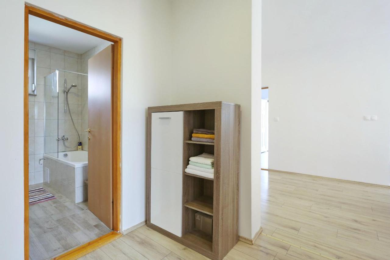 Holidayhouse Alirio With Heated Pool. Vrsi Εξωτερικό φωτογραφία