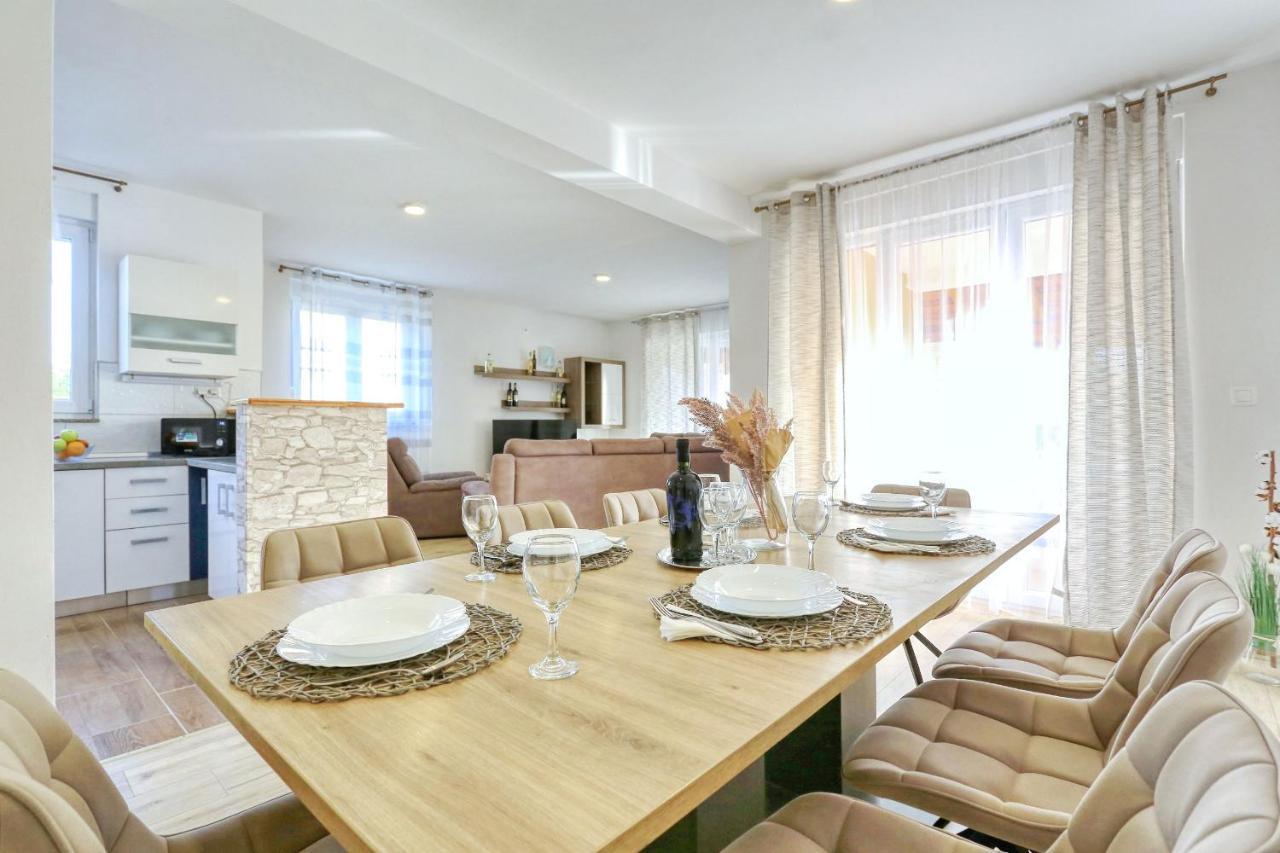Holidayhouse Alirio With Heated Pool. Vrsi Εξωτερικό φωτογραφία