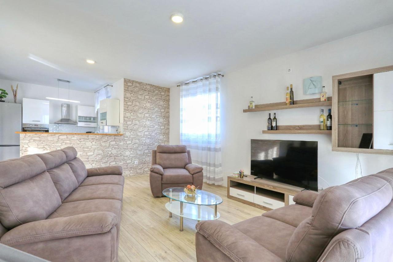 Holidayhouse Alirio With Heated Pool. Vrsi Εξωτερικό φωτογραφία